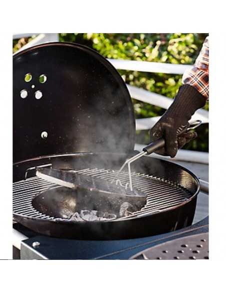 Supporto alza griglia Gourmet BBQ System Weber su sfondo bianco