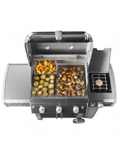 Barbecue a gas Weber Genesis II LX S 340 GBS INOX vista dall'alto con cibo in griglia