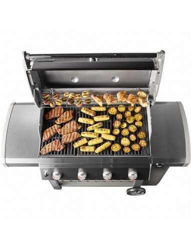Barbecue a gas Weber Genesis II E-410 con cibo su griglia