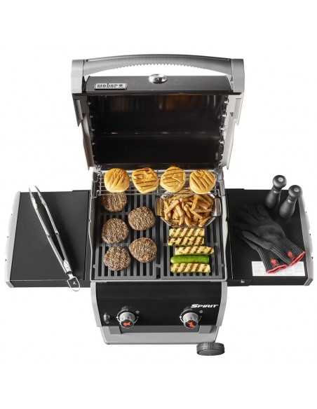 Barbecue a gas Weber Spirit E-210 original vista dall'alto con cibo