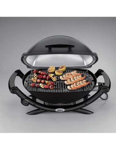 Grill elettrico Weber Q2400 con cibo in cottura