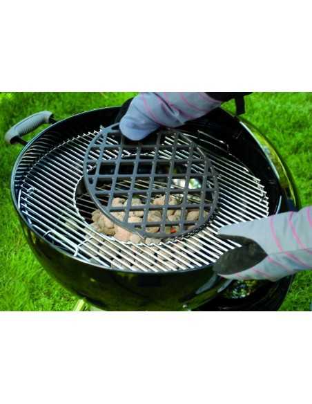 Griglia di rosolatura Gourmet BBQ System Weber su barbecue Master-touch 57 cm