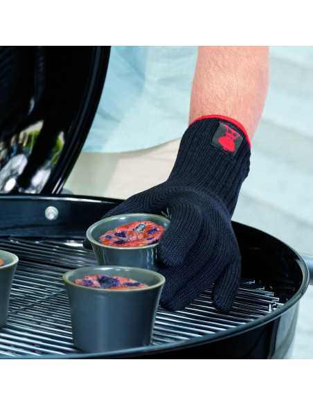Guanti per barbecue Weber taglia S/M sopra alla brace rovente