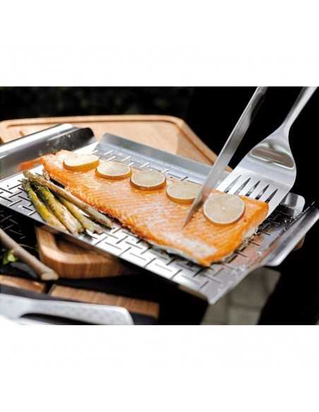 Piatto di cottura Weber -40 x 40 x 3 cm- con filetto di salmone arrosto