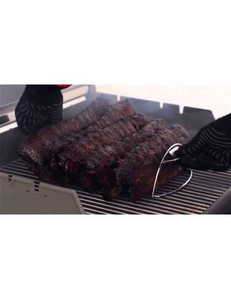Supporto di cottura per costine Weber con costine di maiale Supporto di cottura per costine Weber con costine di maiale