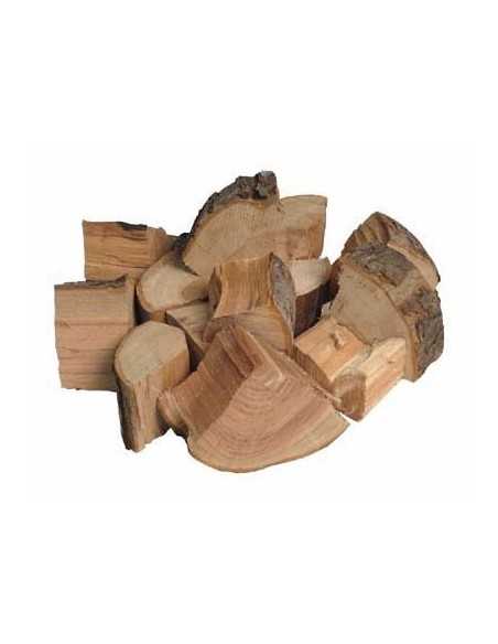 Grandi pezzi di legna di melo Weber su sfondo bianco